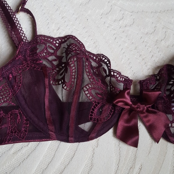 Victoria's Secret Other - NWOT Victoria's Secret Lace Uplift Bra